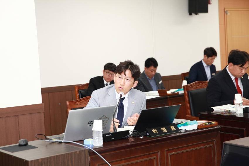 금산군의회 행정사무감사 5일차_2