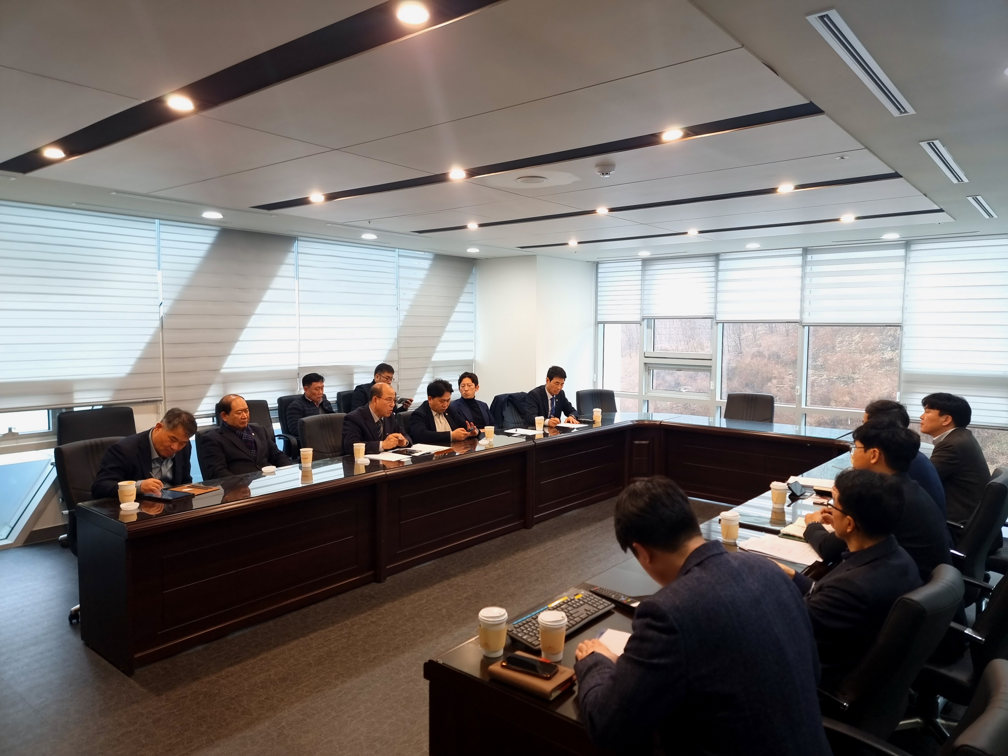 금산군의회, 금산경유 송전선로 입지 선정  강력 항의