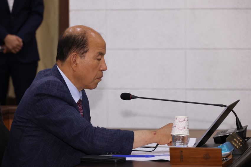 제329회 1차 정례회 제2차 본회의_8