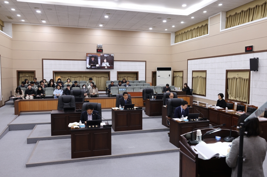 제334회 임시회 제5차 본회의 _  업무보고 3일차_1